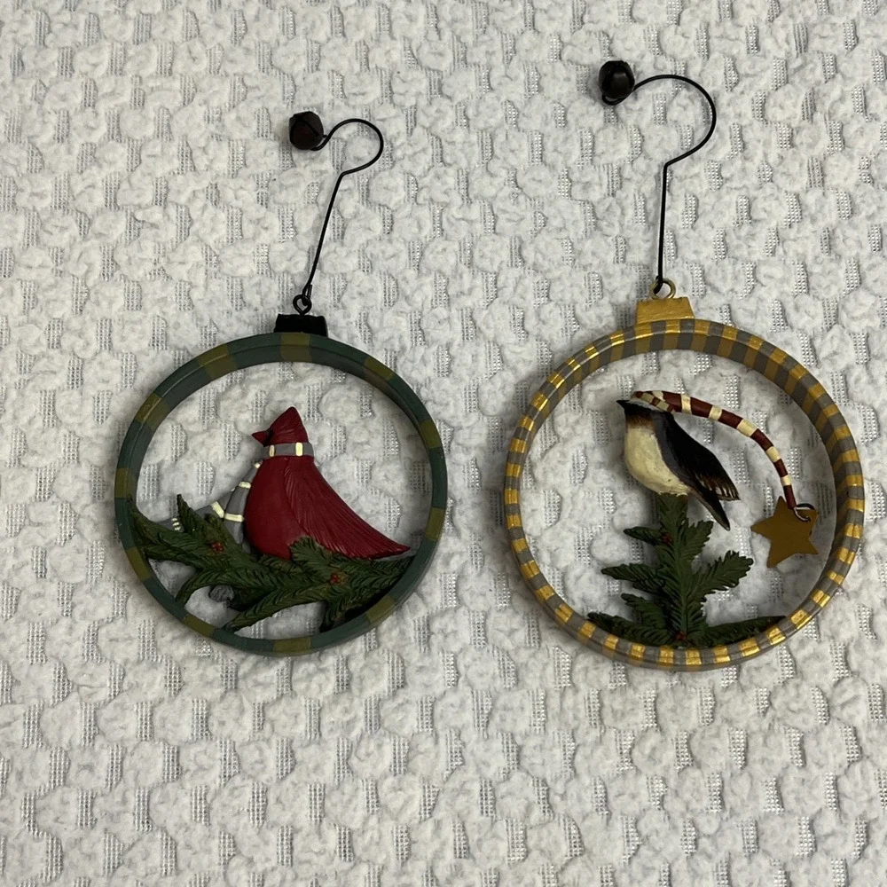 2 Williraye‎ Studio Bird Christmas Folk Art Primitive Ornament Country Farmhouse